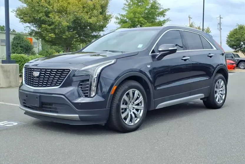 2022 Cadillac XT4 Premium Luxury photo 1