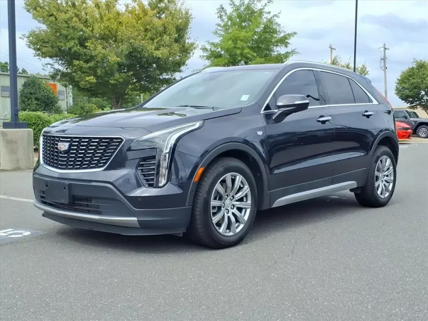 2022 Cadillac XT4 Premium Luxury photo 1