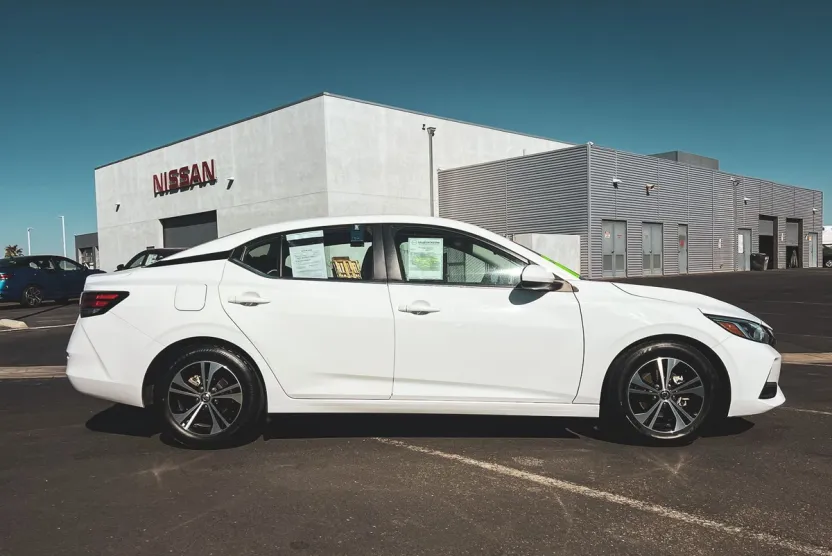 2023 Nissan Sentra SV photo 1