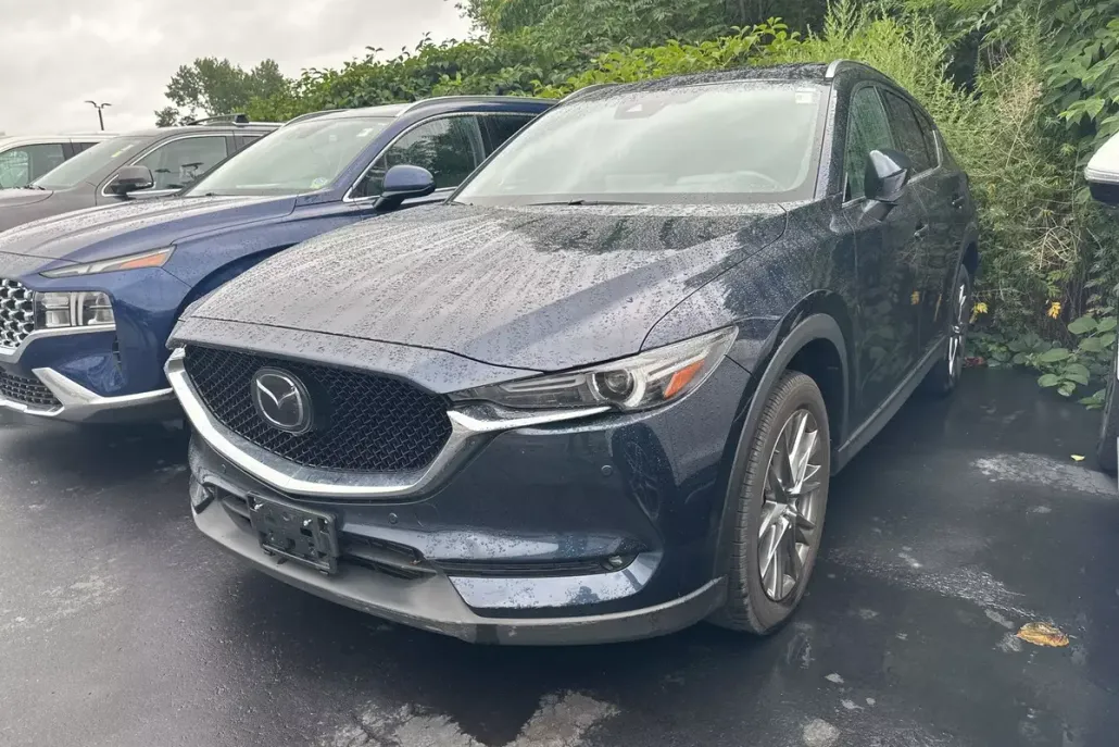 2021 Mazda CX-5 Signature photo 1
