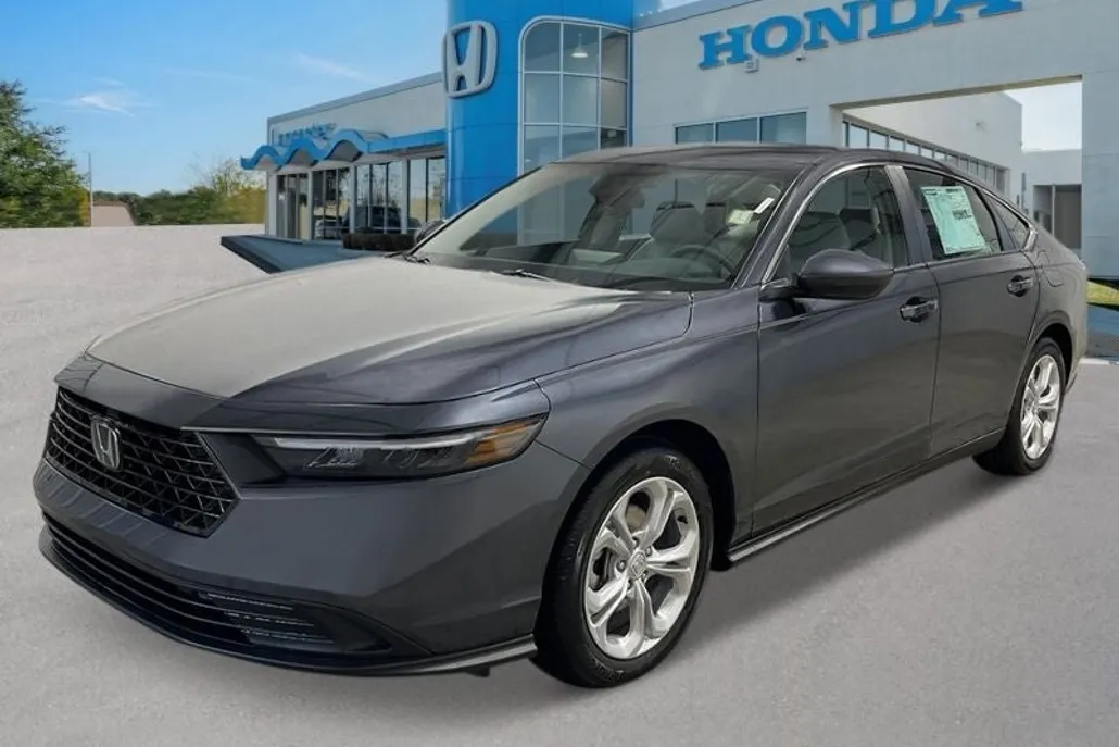 2025 Honda Accord LX photo 1