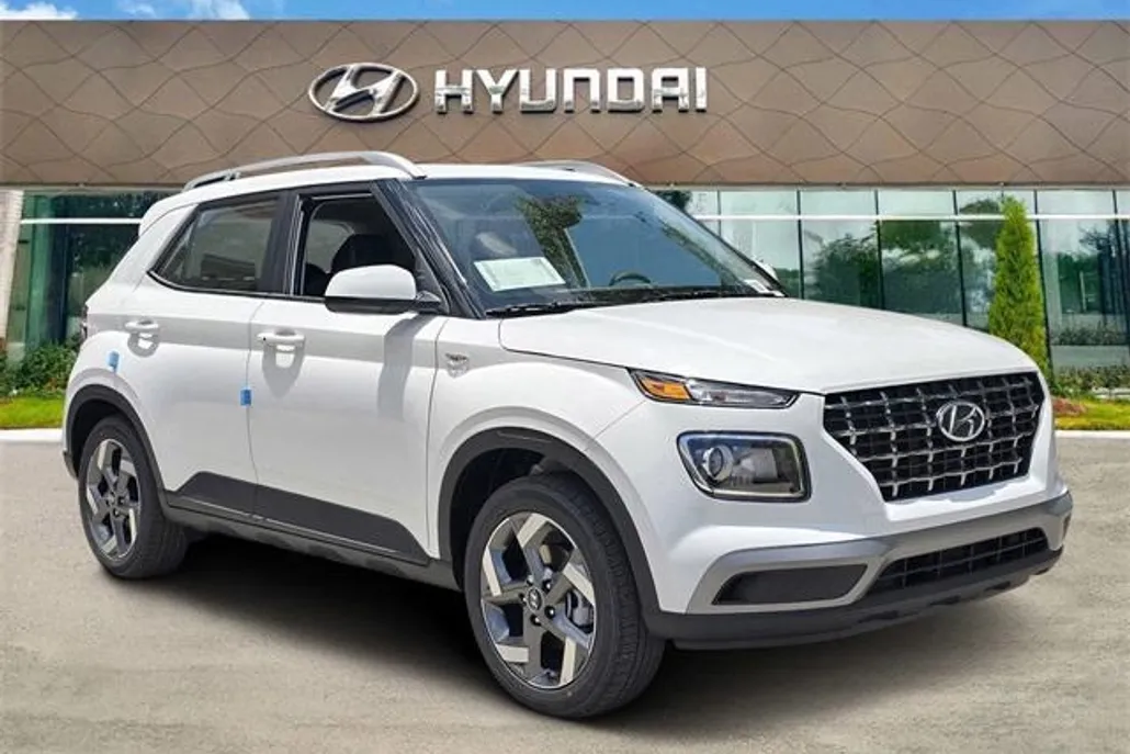 2025 Hyundai Venue SEL photo 1