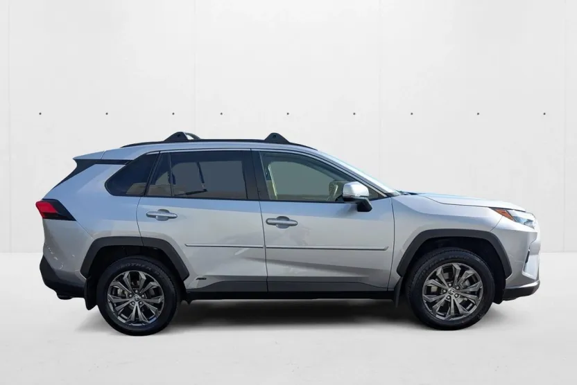 2022 Toyota RAV4 Hybrid XLE Premium photo 1