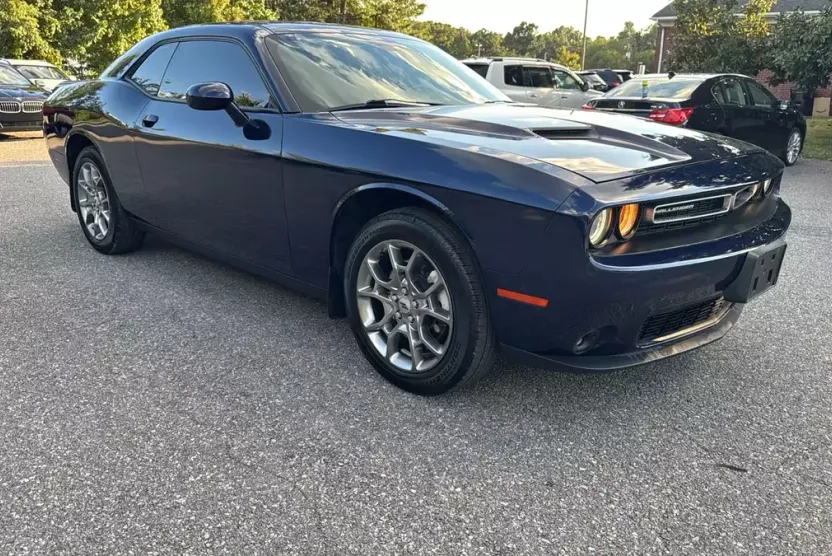 2017 Dodge Challenger GT photo 1