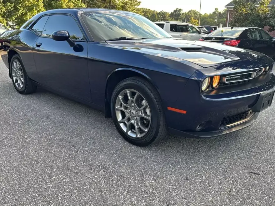 2017 Dodge Challenger GT photo 1