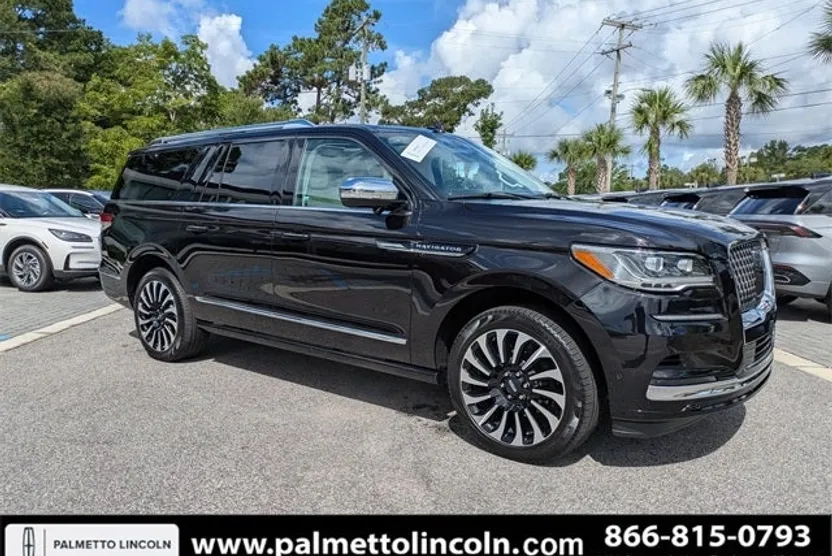 2023 Lincoln Navigator Black Label photo 1