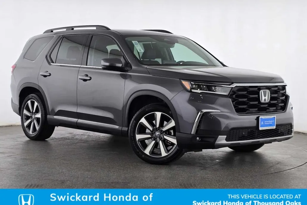 2023 Honda Pilot Touring photo 1