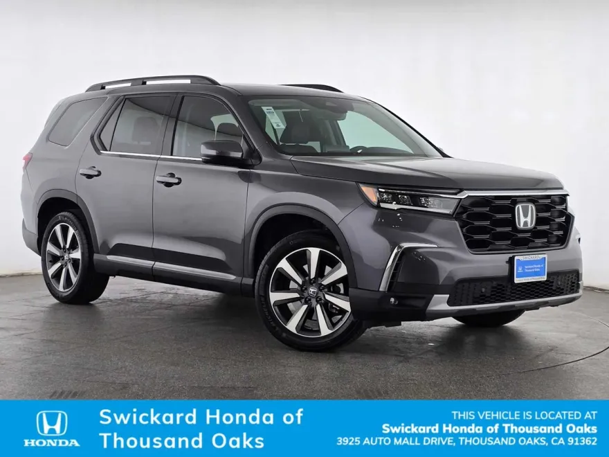 2023 Honda Pilot Touring photo 1