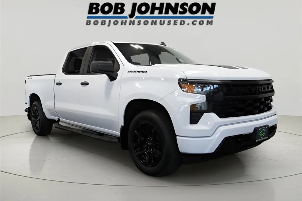 2023 Chevrolet Silverado 1500 Custom photo 1