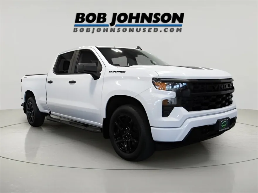 2023 Chevrolet Silverado 1500 Custom photo 1