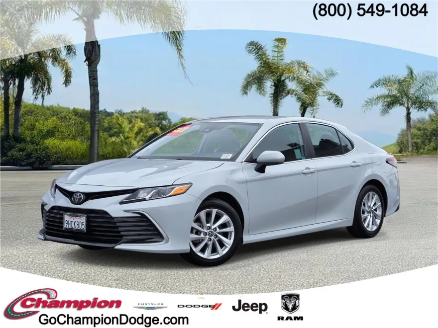 2023 Toyota Camry LE photo 1