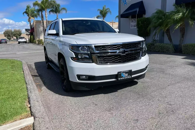 2016 Chevrolet Tahoe LT photo 1