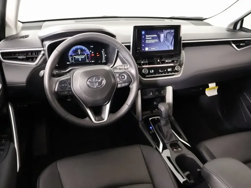 2024 Toyota Corolla Cross XLE photo 1