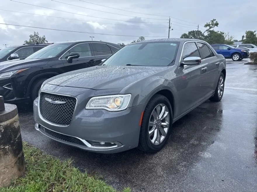 2019 Chrysler 300 Limited photo 1