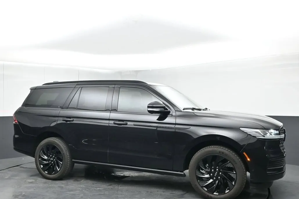 2025 Lincoln Navigator Reserve photo 1