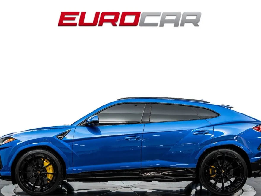 2021 Lamborghini Urus photo 1