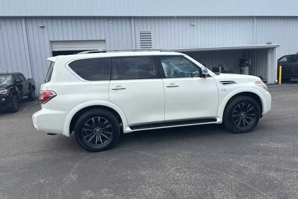 2019 Nissan Armada Platinum photo 1