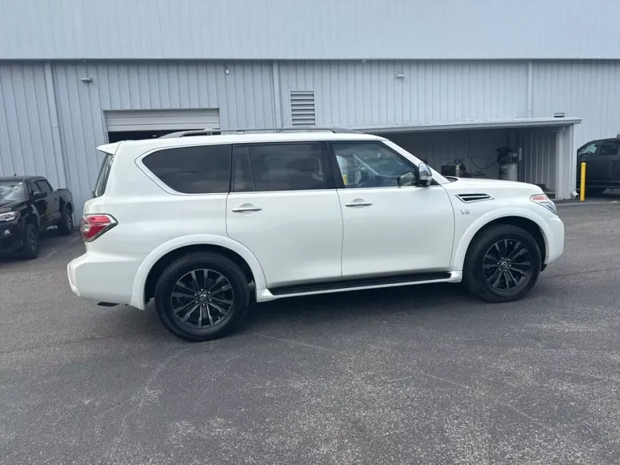 2019 Nissan Armada Platinum photo 1