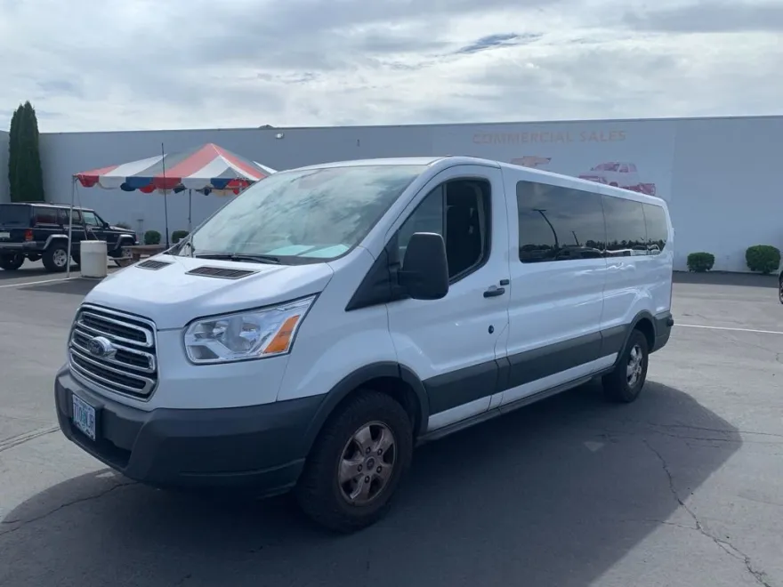 2018 Ford Transit Passenger XL photo 1