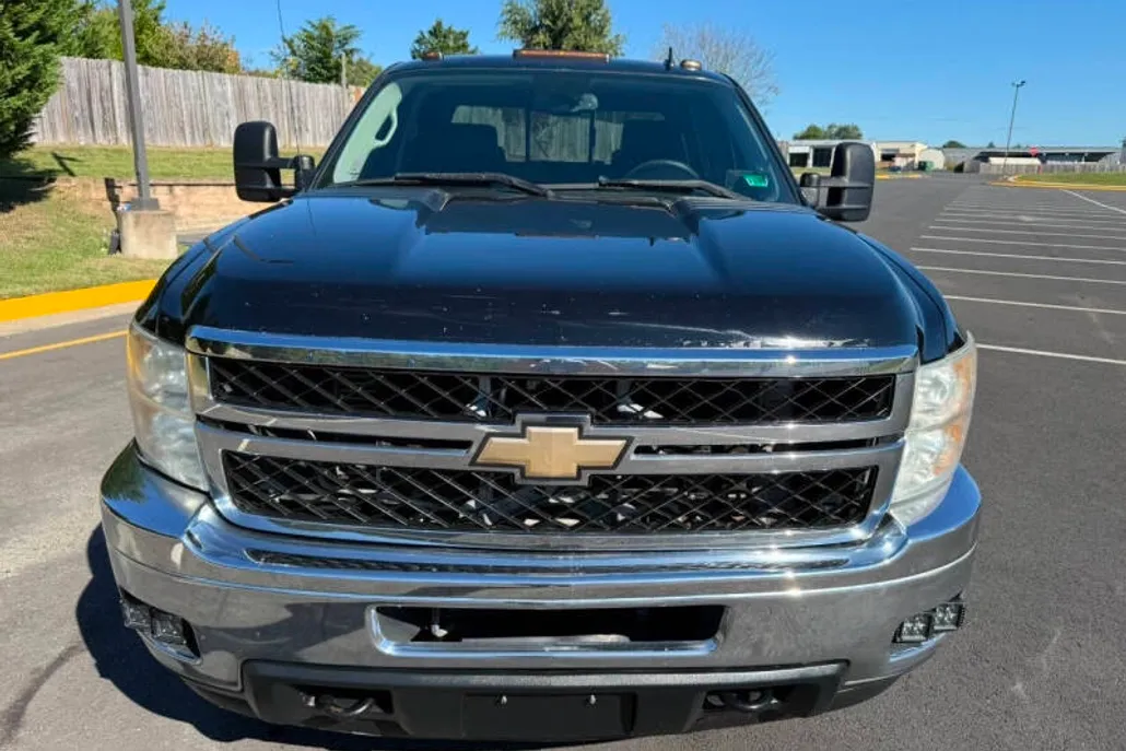 2011 Chevrolet Silverado 3500HD LTZ photo 1
