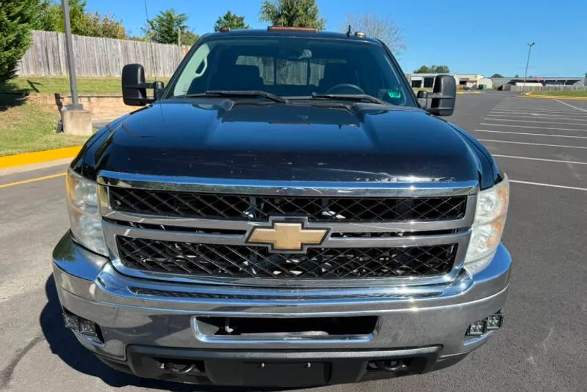 2011 Chevrolet Silverado 3500HD LTZ photo 1