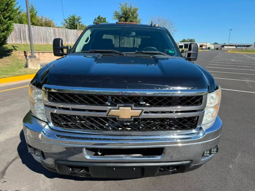 2011 Chevrolet Silverado 3500HD LTZ photo 1