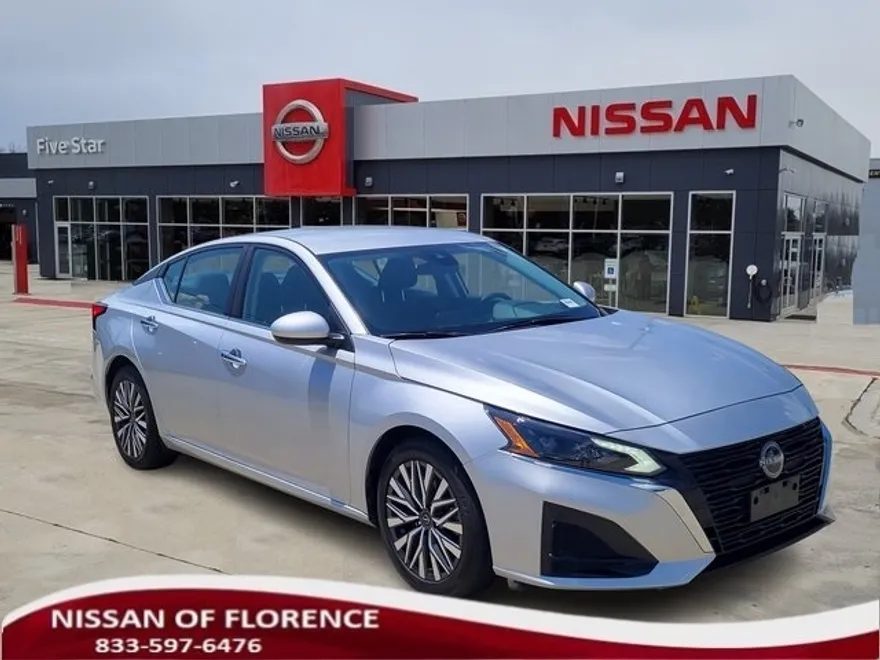 2023 Nissan Altima 2.5 SV photo 1