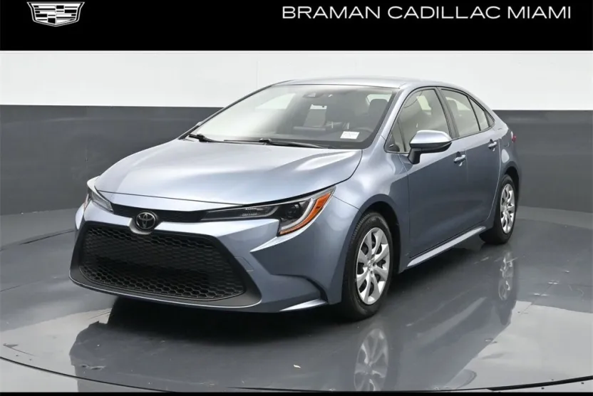 2022 Toyota Corolla LE photo 1