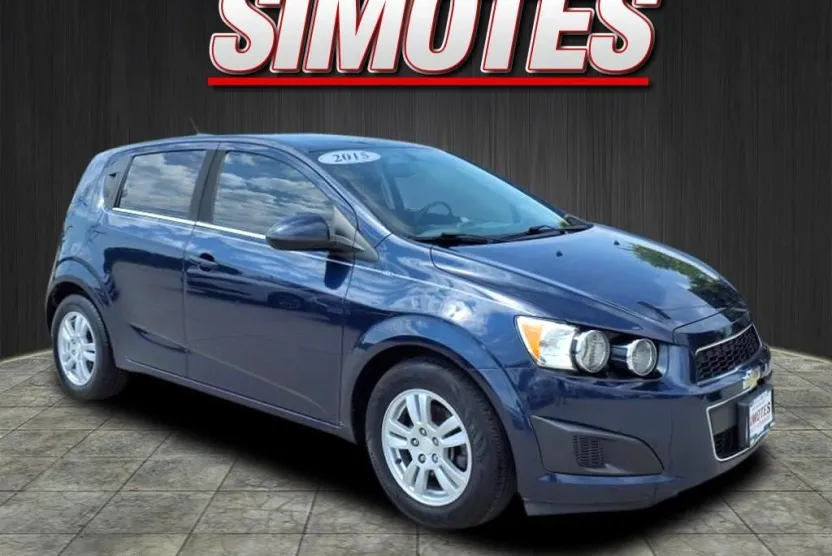 2015 Chevrolet Sonic LT photo 1