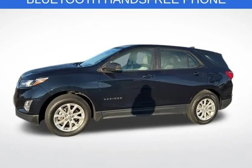 2021 Chevrolet Equinox LS photo 1
