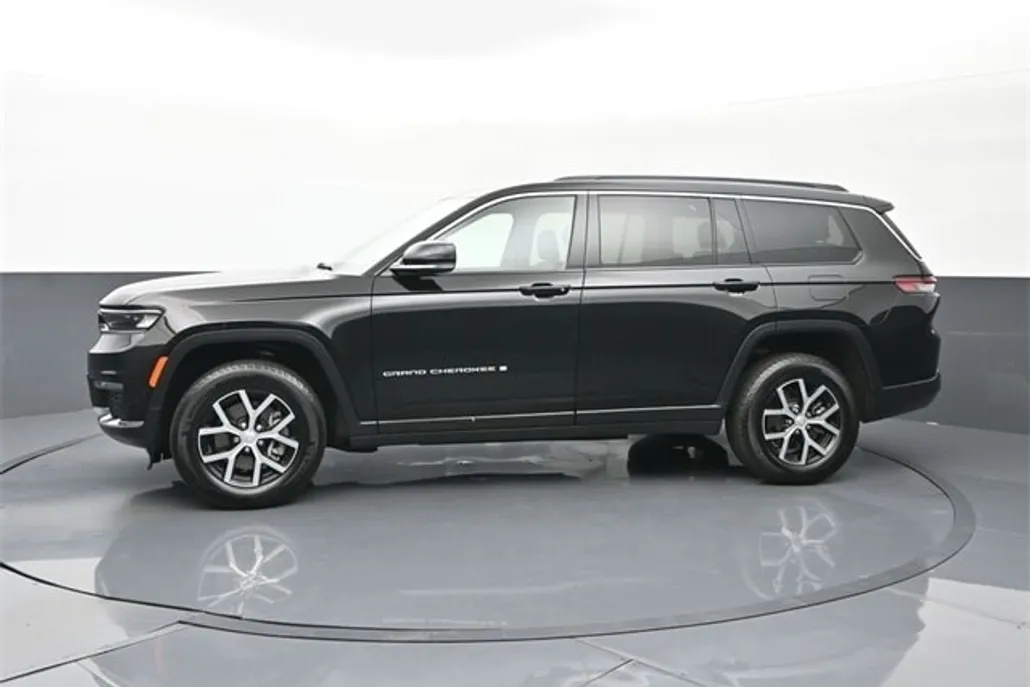 2025 Jeep Grand Cherokee Limited photo 1