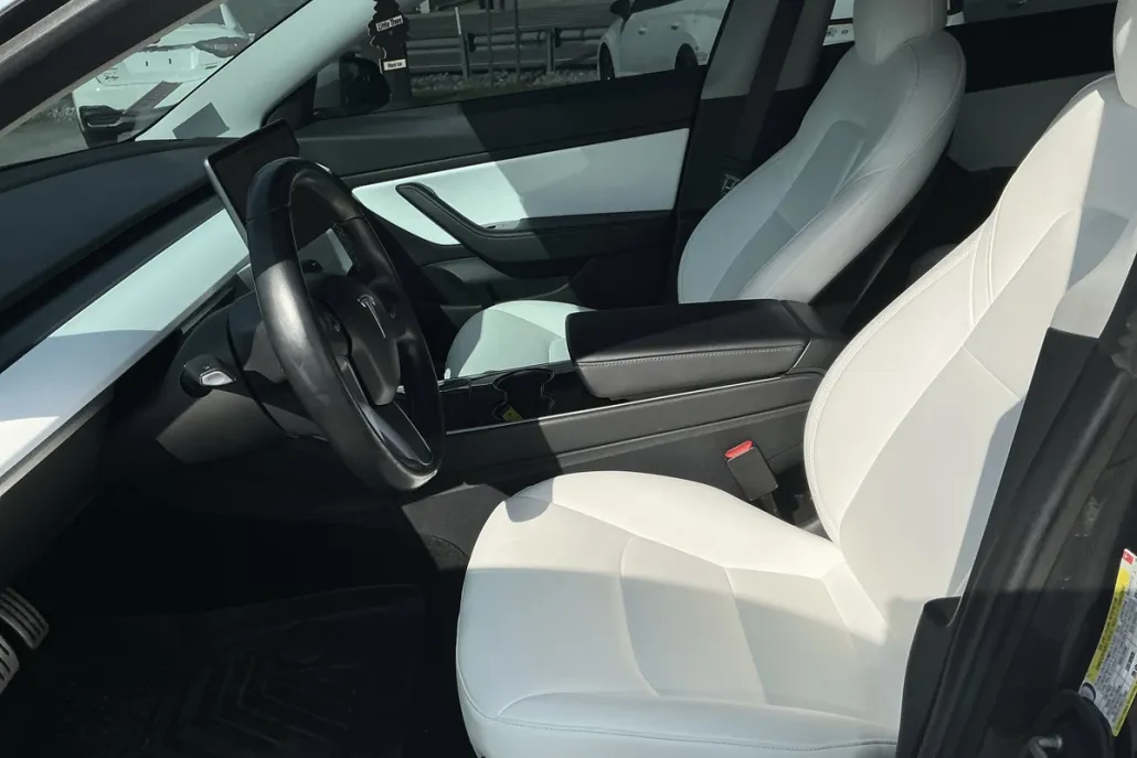 2018 Tesla Model 3 Long Range photo 1
