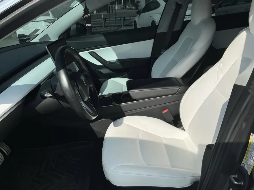 2018 Tesla Model 3 Long Range photo 1
