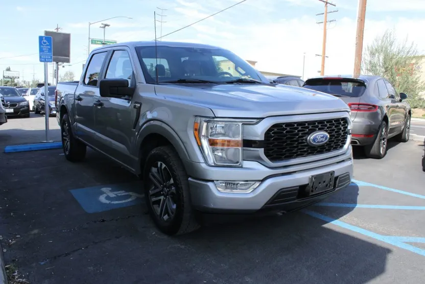 2021 Ford F-150 XL photo 1