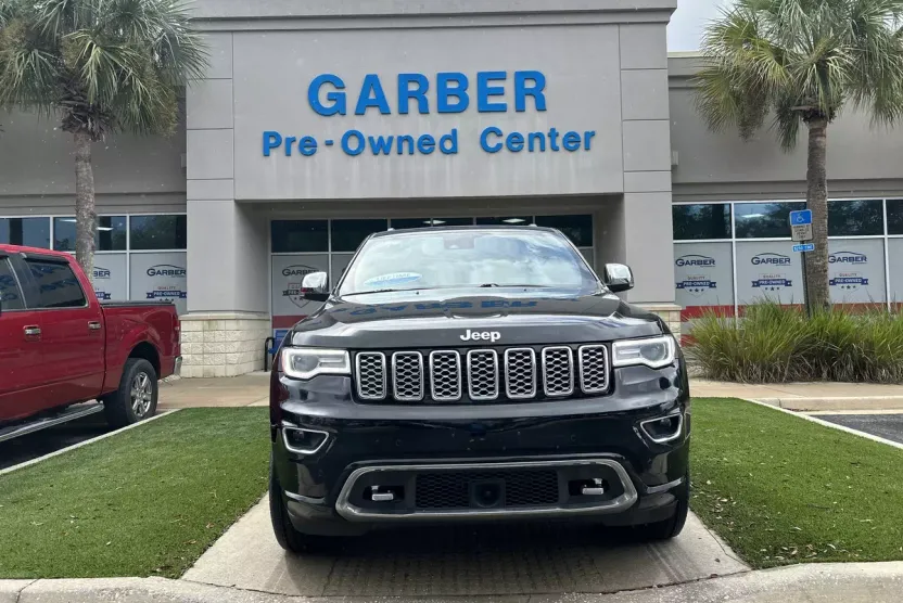 2020 Jeep Grand Cherokee Overland photo 1