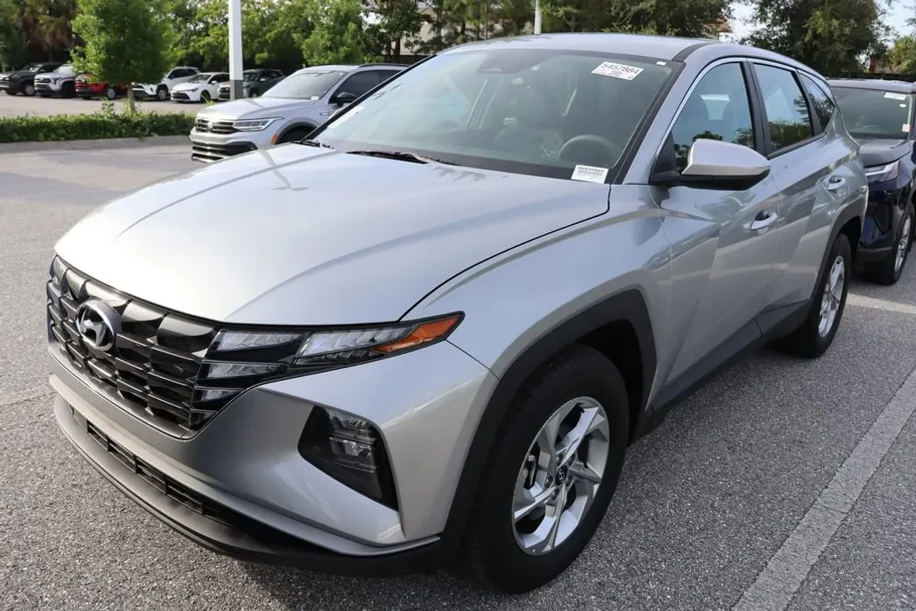 2024 Hyundai Tucson SE photo 1