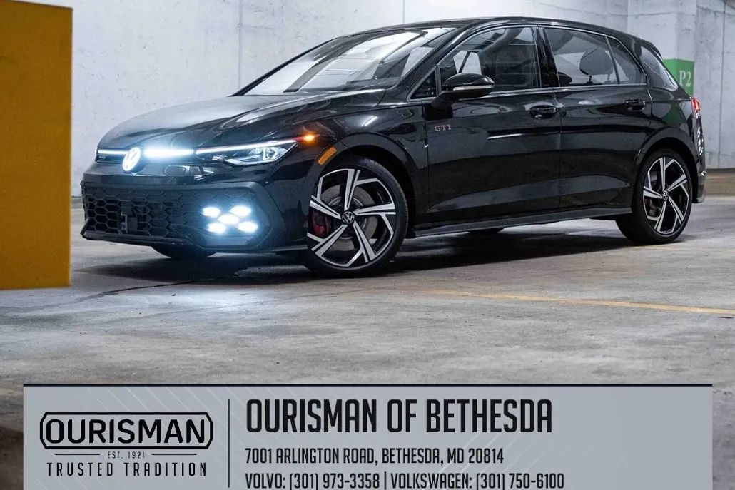 2025 Volkswagen Golf GTI SE photo 1