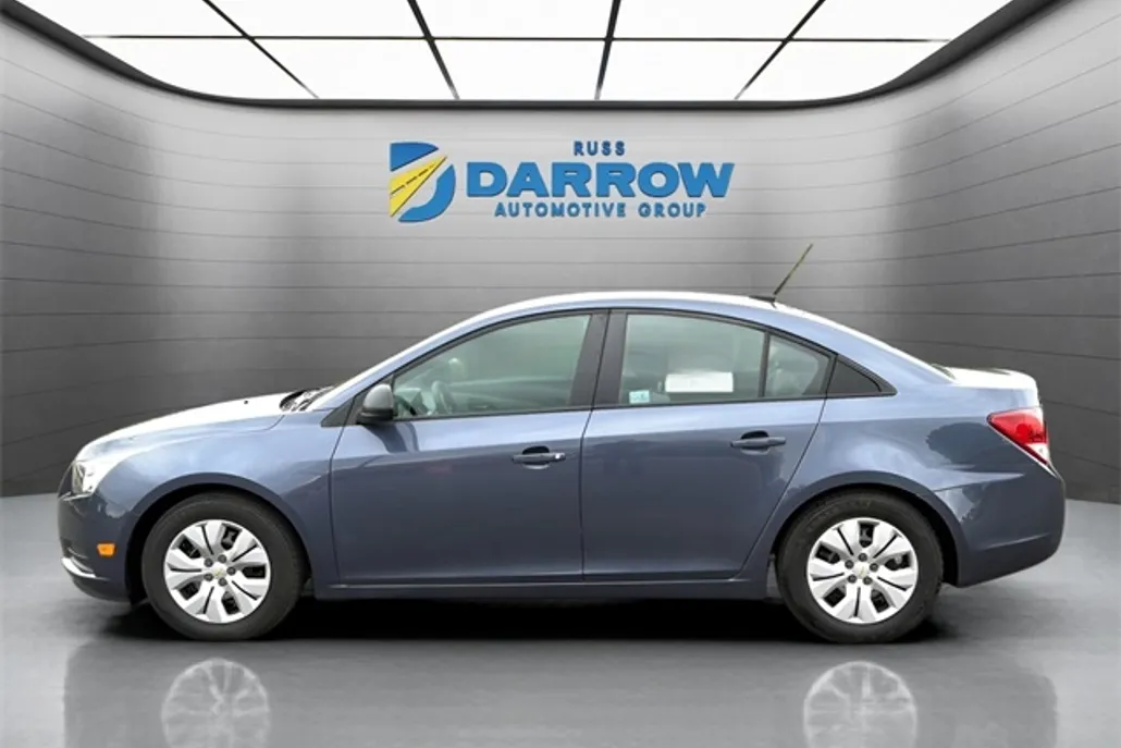 2014 Chevrolet Cruze LS photo 1