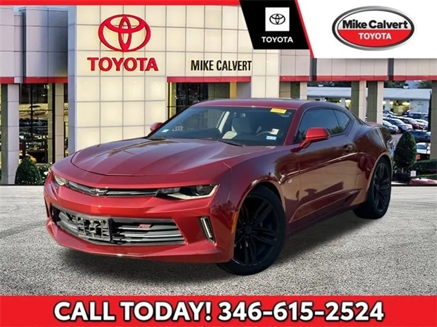 2018 Chevrolet Camaro 1LT photo 1