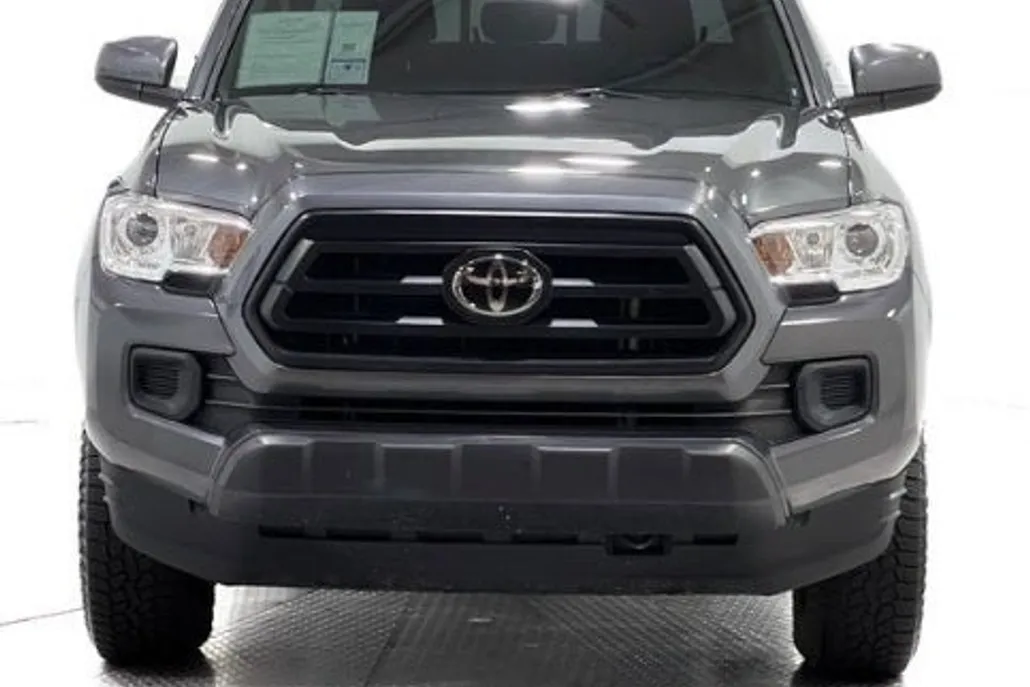 2022 Toyota Tacoma SR Double Cab V6 photo 1