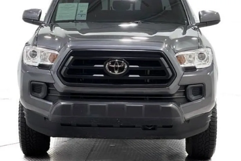 2022 Toyota Tacoma SR Double Cab V6 photo 1