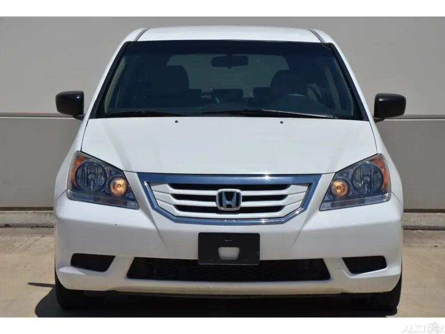 2010 Honda Odyssey LX photo 1
