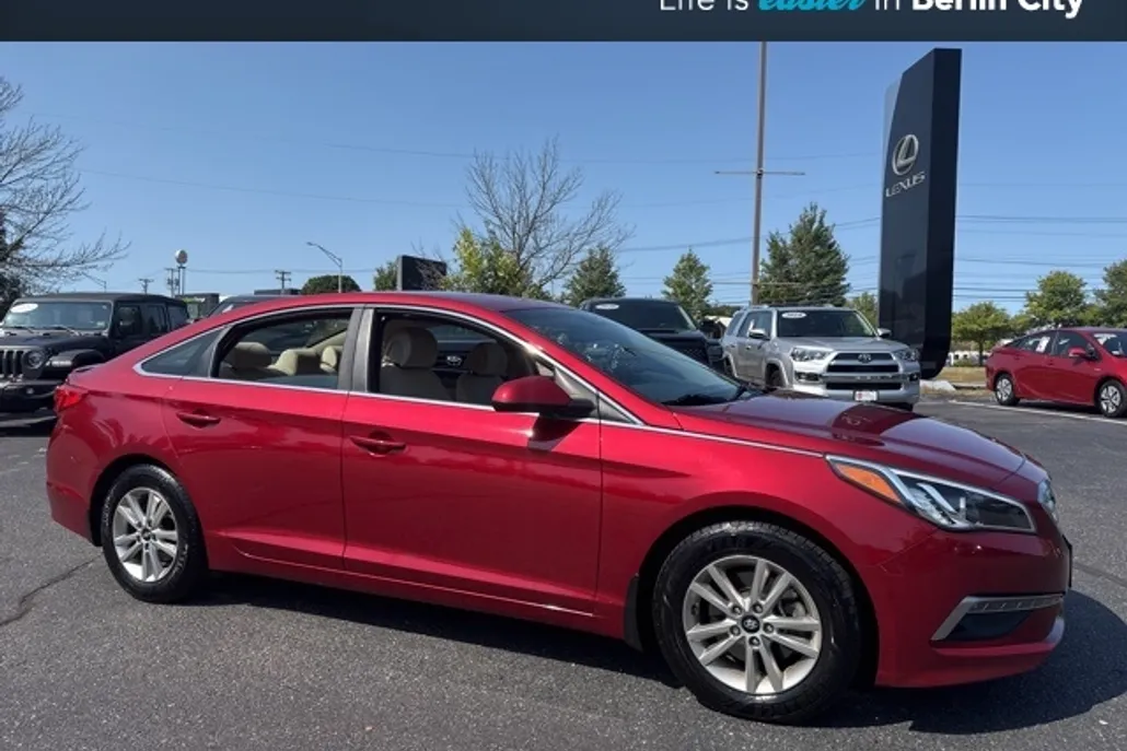 2015 Hyundai Sonata SE photo 1