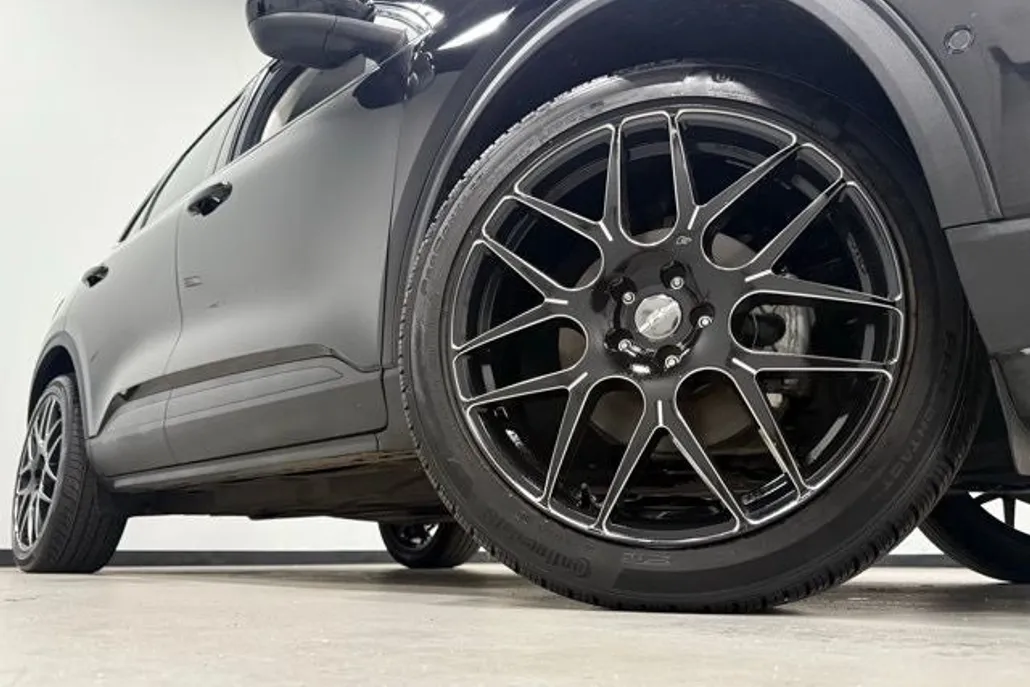 2022 Ford Escape Titanium photo 1