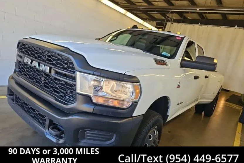 2022 Ram 3500 Tradesman photo 1