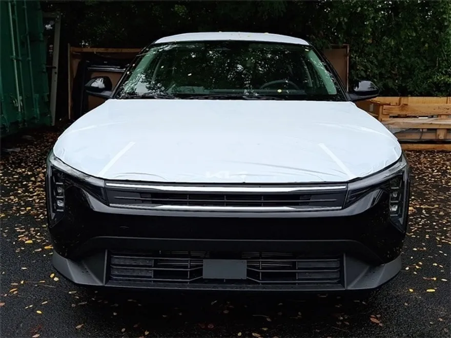 2025 Kia K4 LXS photo 1