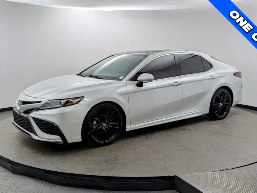 2023 Toyota Camry XSE V6 photo 1