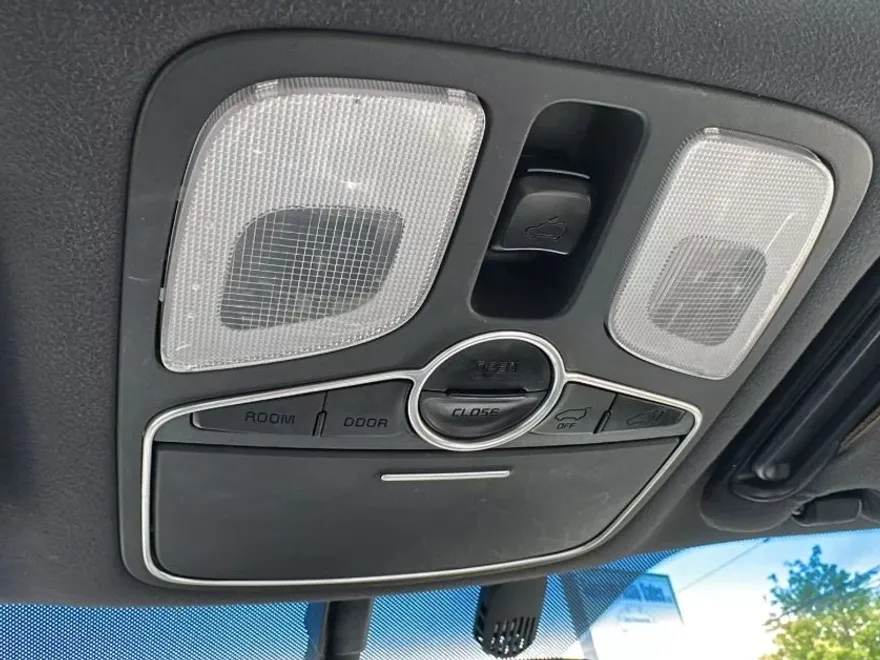 2014 Kia Sorento SX photo 1