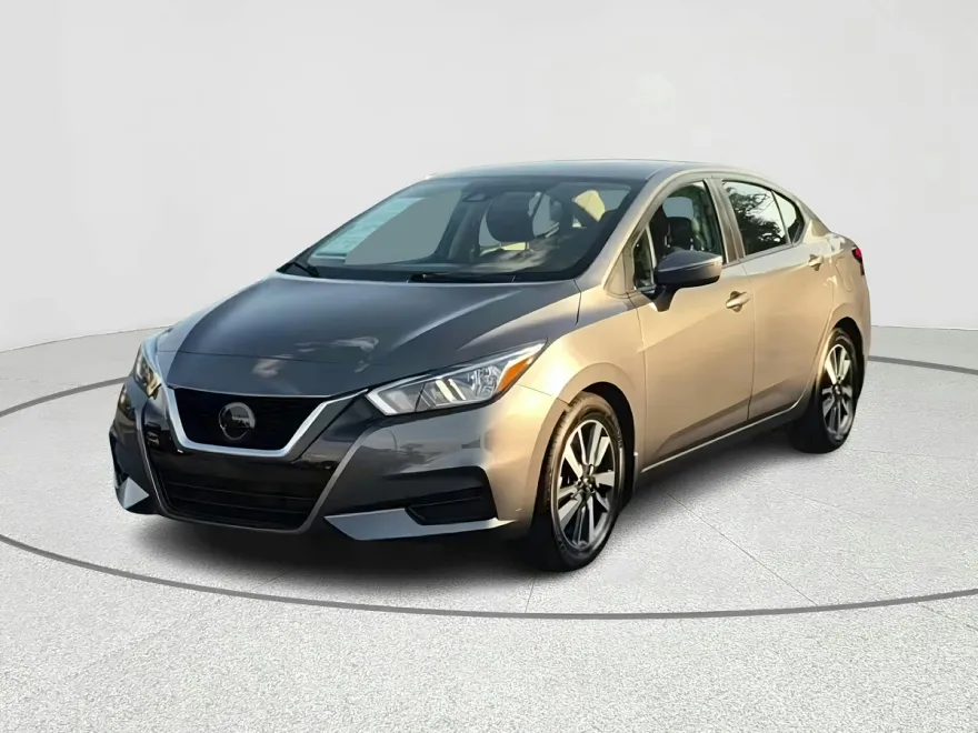 2021 Nissan Versa SV photo 1