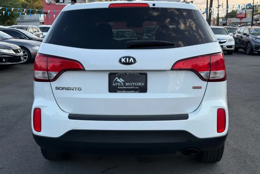 2014 Kia Sorento LX photo 1
